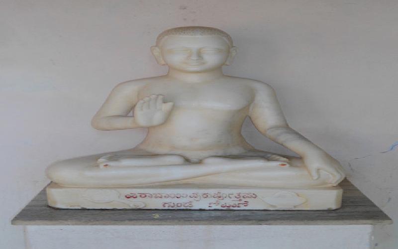Jainism: Understanding the Digambar Tradition