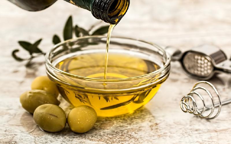 Best Hair Oils For Beautiful Hair and Complete Scalp Care