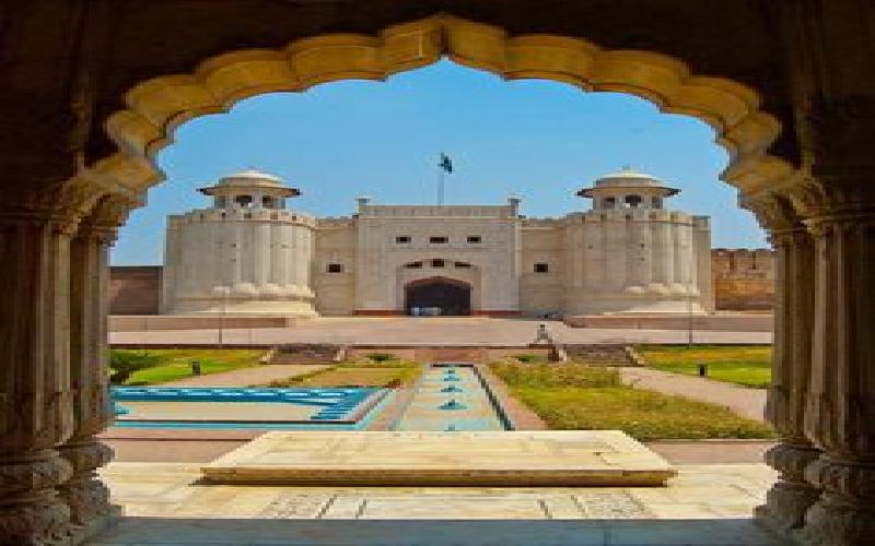 Top 5 places to visit in Pakistan
