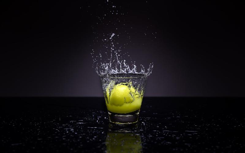 10 Side Effects of Drinking Lemon Water